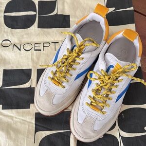 Oncept Panama Stadium Lowtop Sneakers with Blue and Yellow Accents size 6